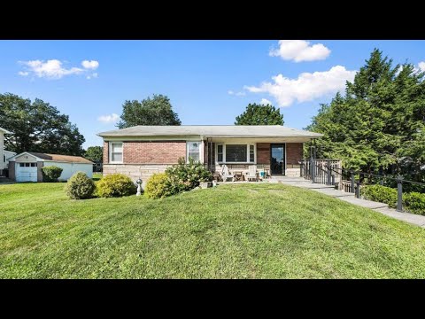 246 Parkway Dr, New Windsor, NY home video tour