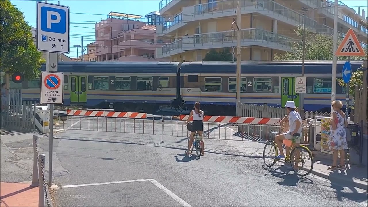 Passaggio a livello Loano (SV) - Level crossing - Bahnübergang
