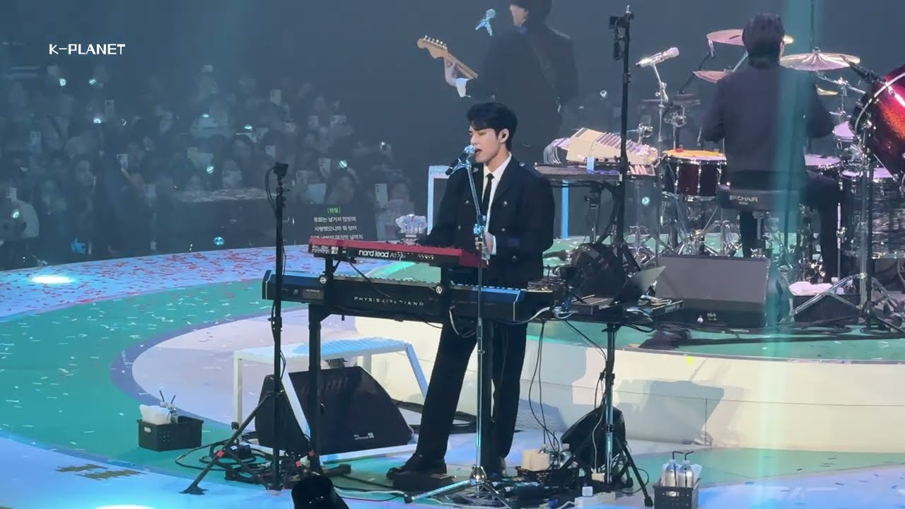 DAY6 CONCERT 'days gone by (행복했던 날들이었다) + Deep in love' 4K Fancam 직캠 | 데이식스 콘서트 240412