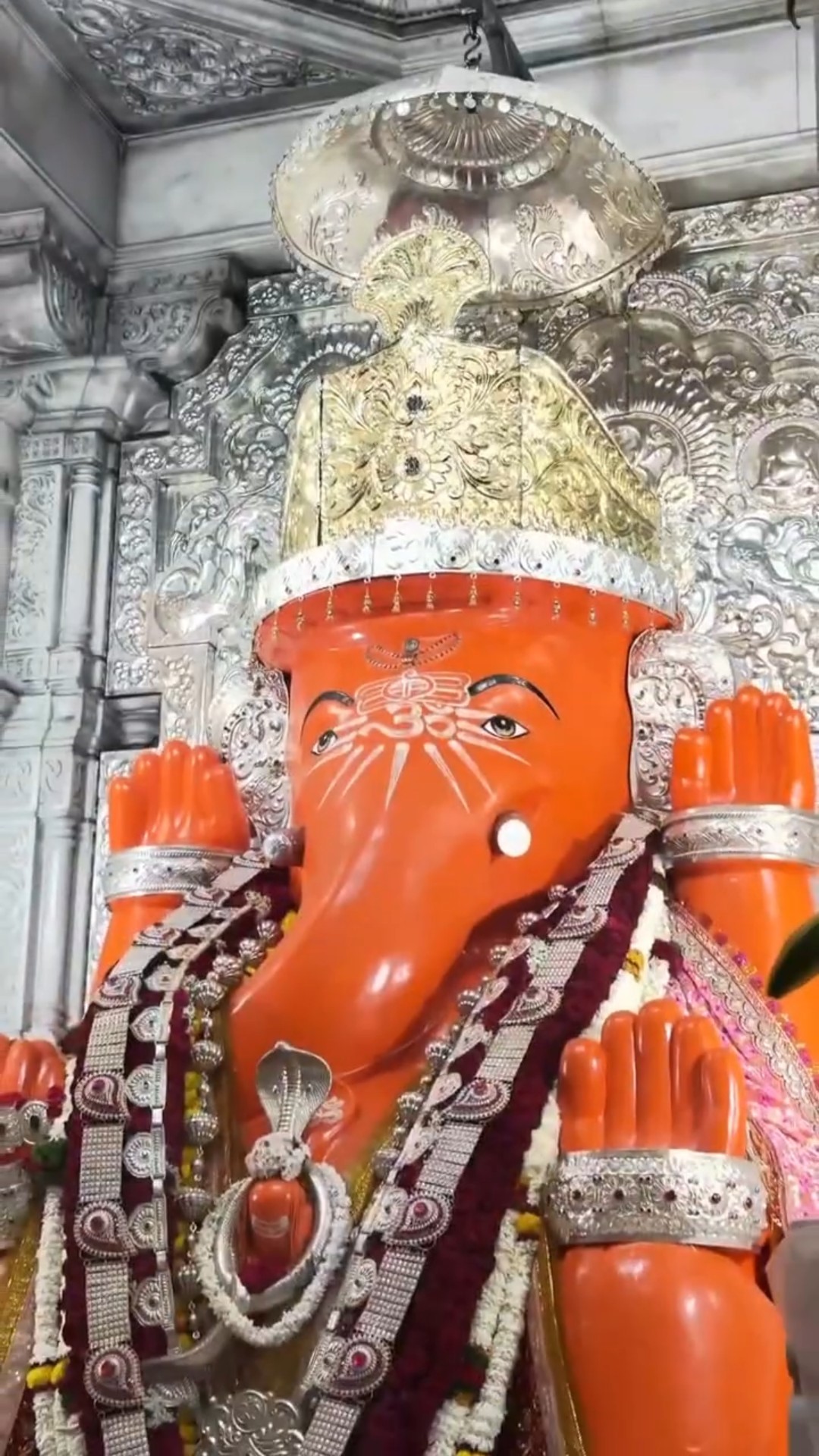 🙏ऊँ गं गणपतये नमः - ShareChat