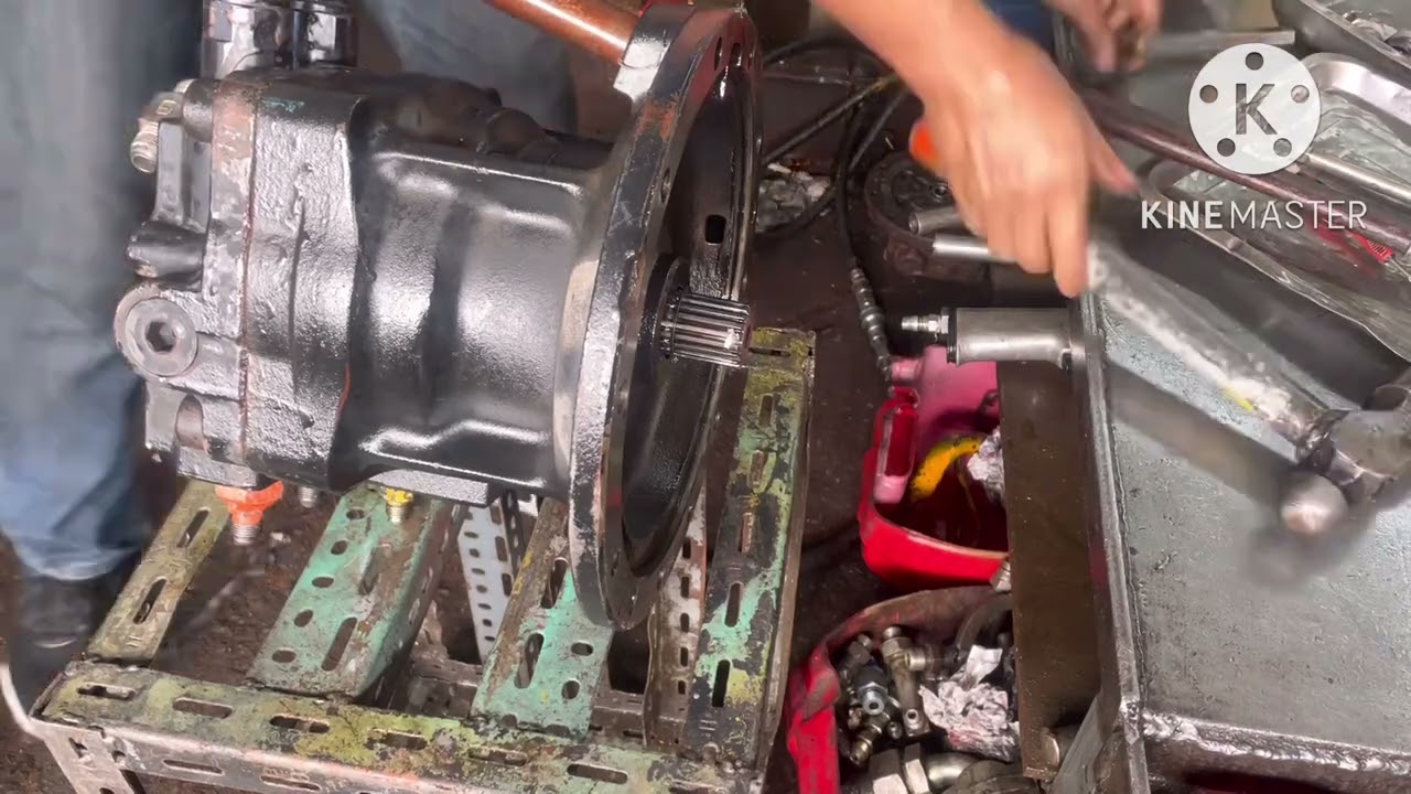 วิธีและขั้นตอนซ่อมมอเตอร์สวิง รถขุดโกเบโก้ SK200-8 ซุปเปอร์