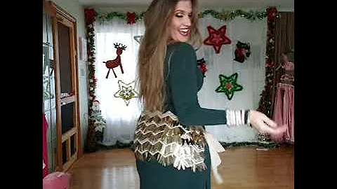 Cassandra Fox dances to "Khatawa" by Moustafa Haga