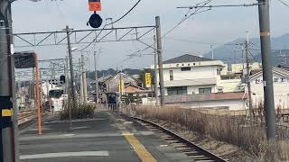 和歌山線粉河駅に到着する227系普通和歌山行き！