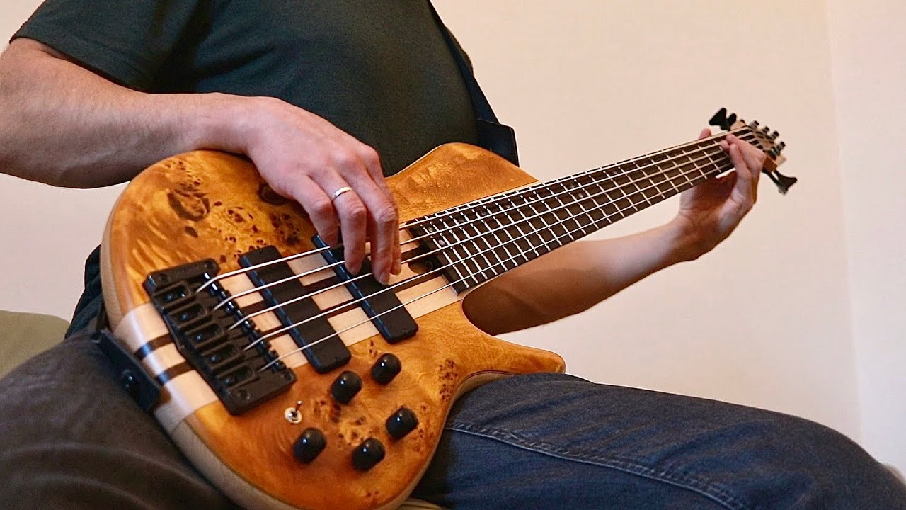 First 5-String Bass Riff (Does It Suck?)