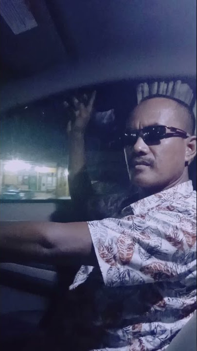 Story' WA bawa mobil malam hari