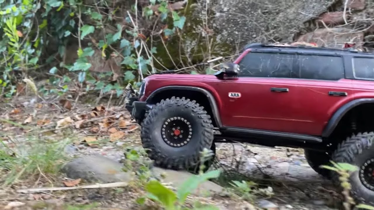 Unleashed Bronco RC: The miniature off-roader that rules the world 🌍 🚘 1/10 scale 