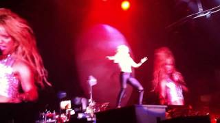 Shakira  Gordita feat Calle 13 Concierto Bilbao BEC HD 23/11/2010