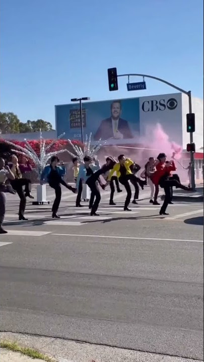 Dynamite by BTS crosswalk concert in LA with James Corden 😎..