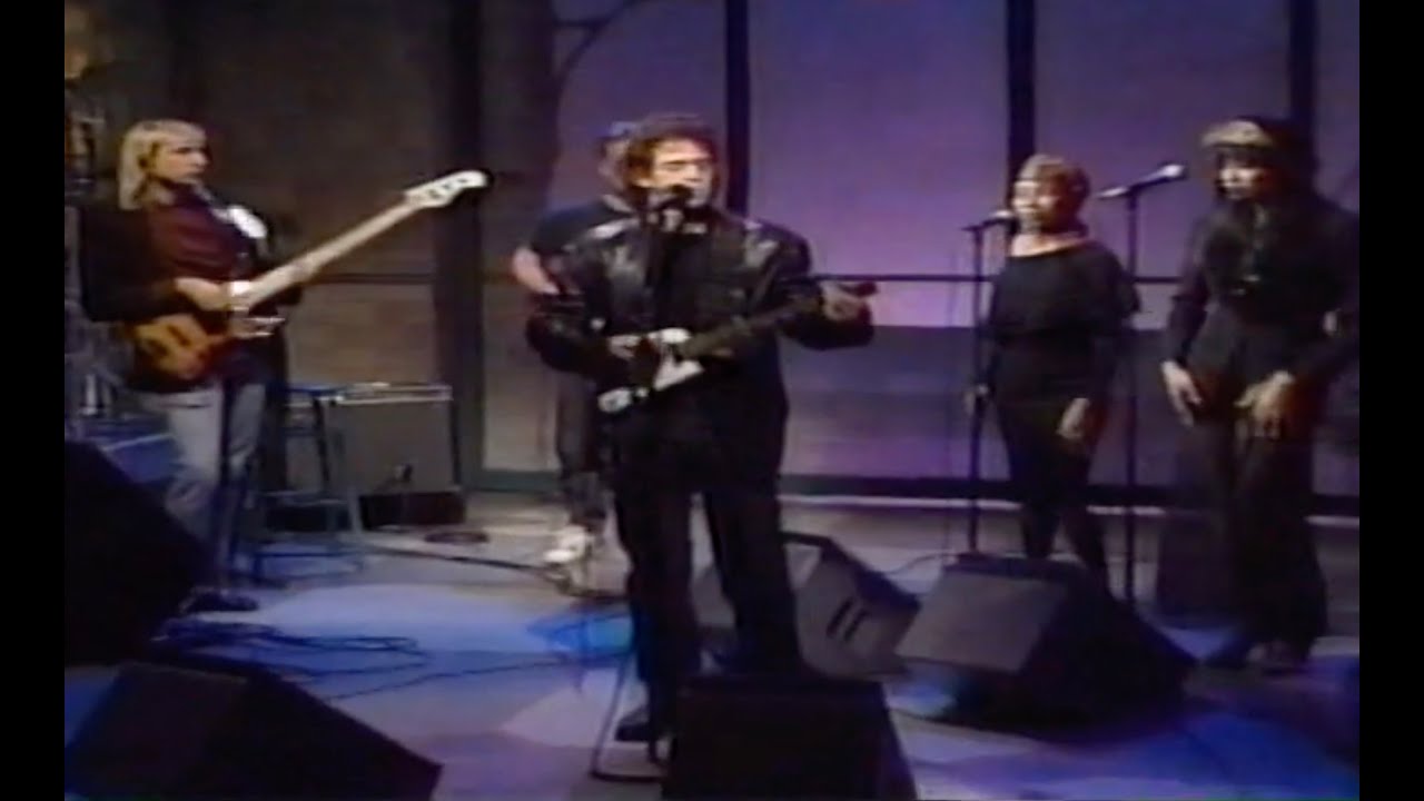 "Walk On The Wild Side" with Lou Reed live on Letterman - YouTube