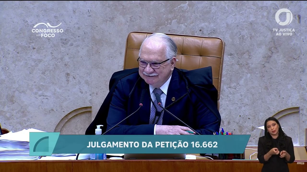 Dino volta a pedir aparte após desentendimento com Fachin e brinca: "ironia serve para descontrair" Dino volta a pedir aparte após desentendimento com Fachin e brinca: "ironia serve para descontrair"