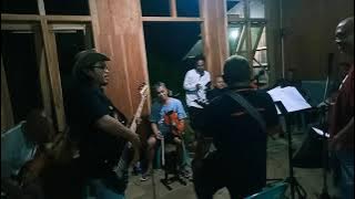 Latihan terakhir Orkes Keroncong Gardhu Laras Kedungjati,sebelum job di Wonosamodro Boyolali