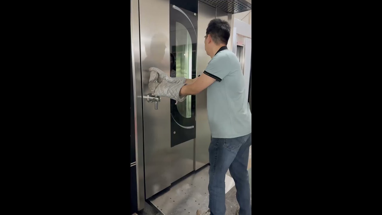 Baking Bread---32 Trays Rotary Rack Oven 