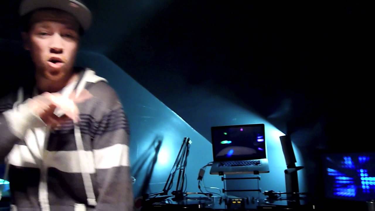 AL Boogie - Be Patient (In Studio Performance)