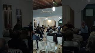 Ein Chor Wurde Gegründet Bir Koro Kuruldu