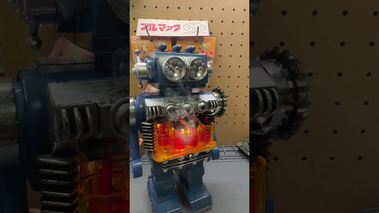 昭和のブリキロボット、煙を吐いて復活。 #Shorts #TinToy - YouTube