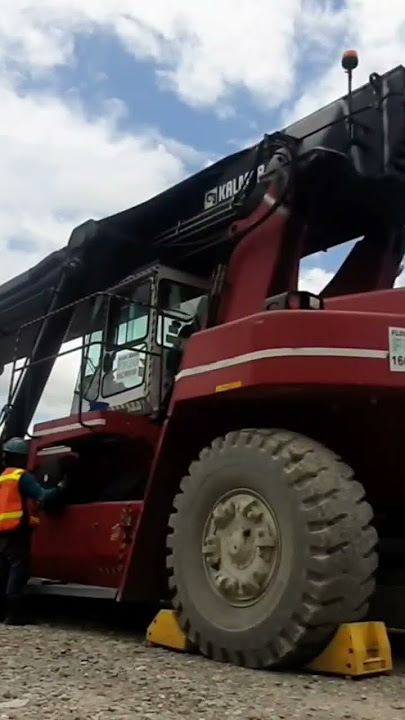 Kalmar reach stacker 45 ton #kalmar #reachstacker