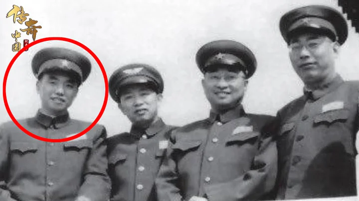 1959年邓华落难，中央开会被安排在角落里，此人看到后走过去说：请首长到主席台上坐！【人物】 - 天天要闻