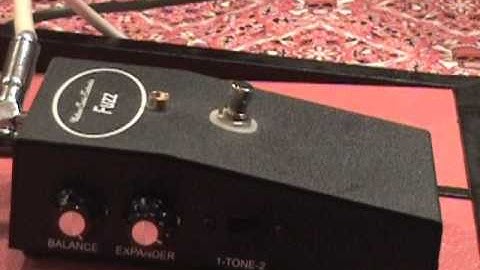 Wattson Electronics FUZZ Univox super fuzz clone guitar effects pedal demo