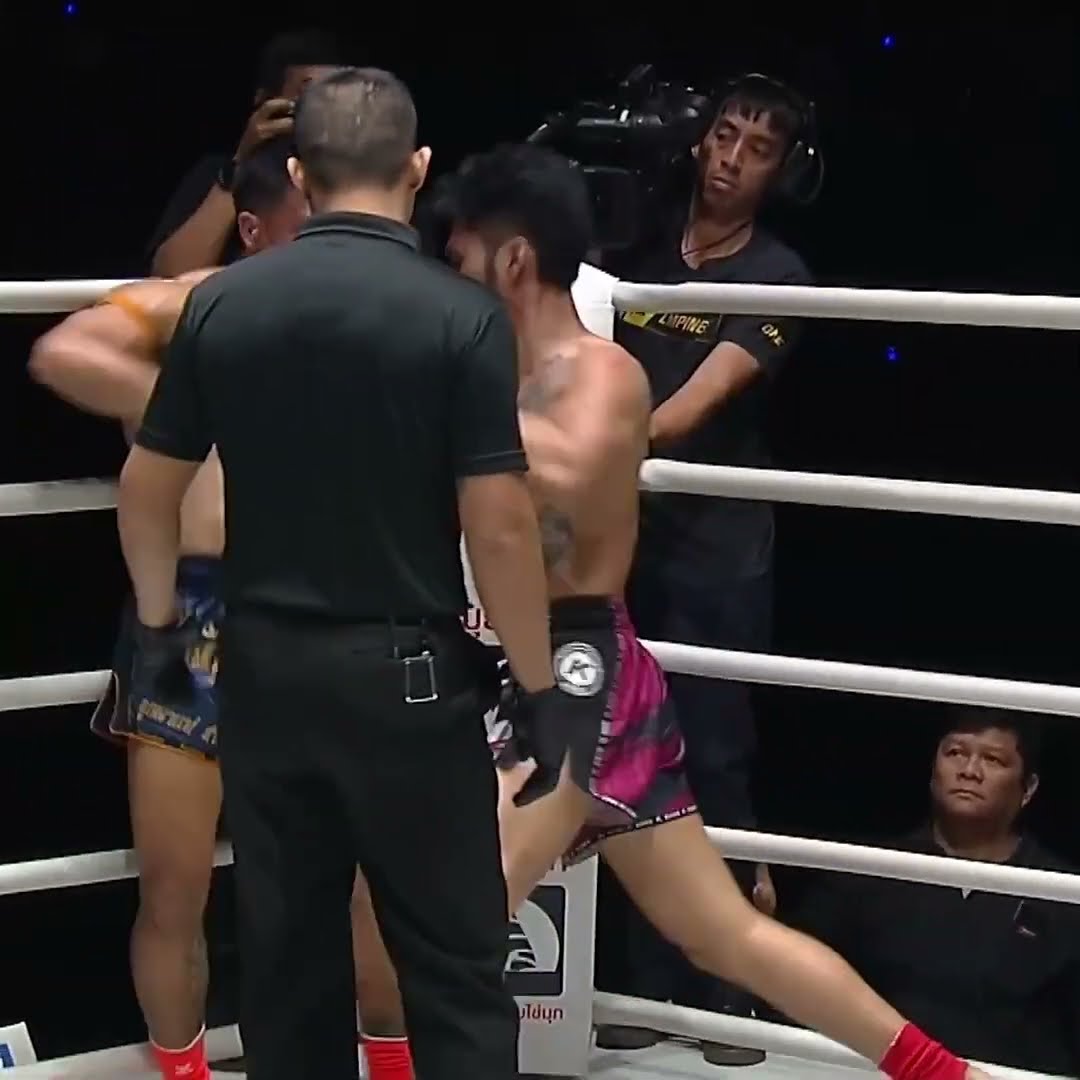 GOOD NIGHT ? Suakim puts Panrit to sleep for a highlight-reel KO and his third straight win!