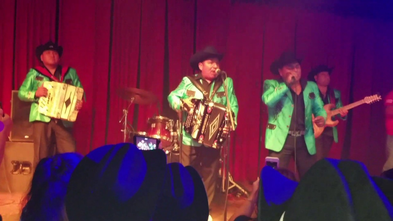 Grupo Accion Oaxaca En Salón Corona New Brunswick NJ - YouTube