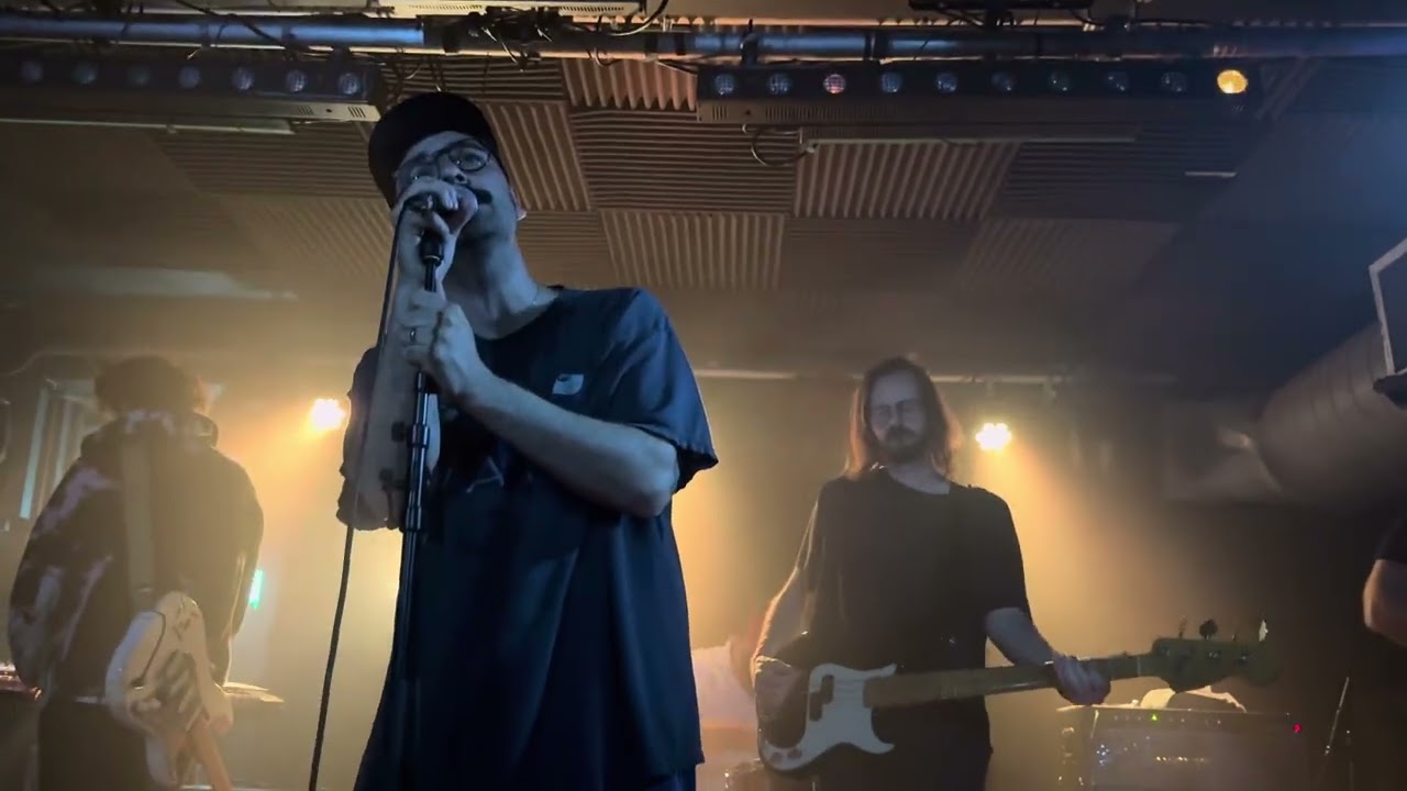 foxing // night channels live in edinburgh 