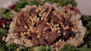 Тёплый салат из дикого риса с куриной печенью Тёплый салат из дикого риса с куриной печенью