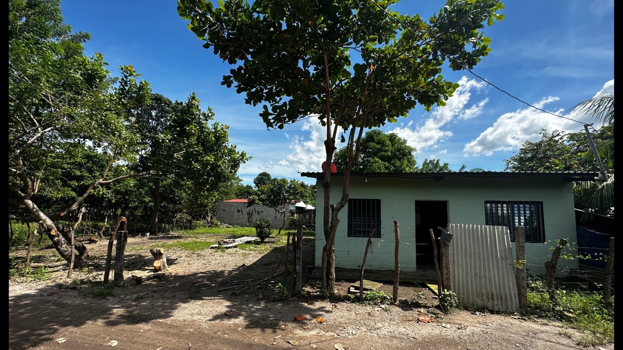 casa a remodelar con terreno extra cerca del aeropuerto | CRV EL SALVADOR  VENDIDA NO DISPONIBLE