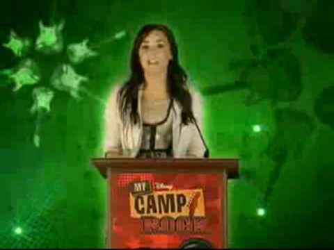 Paula Dalli anuncio finalista My Camp Rock por Demi Lovato