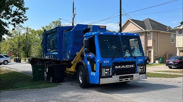 Brand new Mack LR Heil Durapack python on trash 51779
