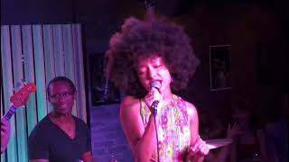 Agua de Beber (live jam) at Le Baiser Salé (full video) - Phoebe Blue