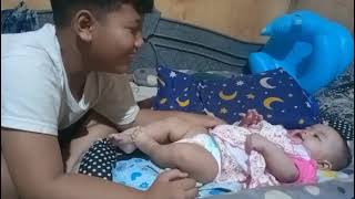 Download Lagu Adek lagi main sama kakak gerry@risnoyatmiko5317 MP3