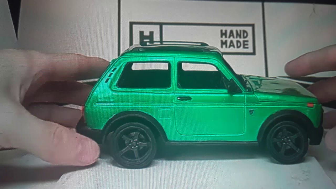Нужно игрушечный машина волга