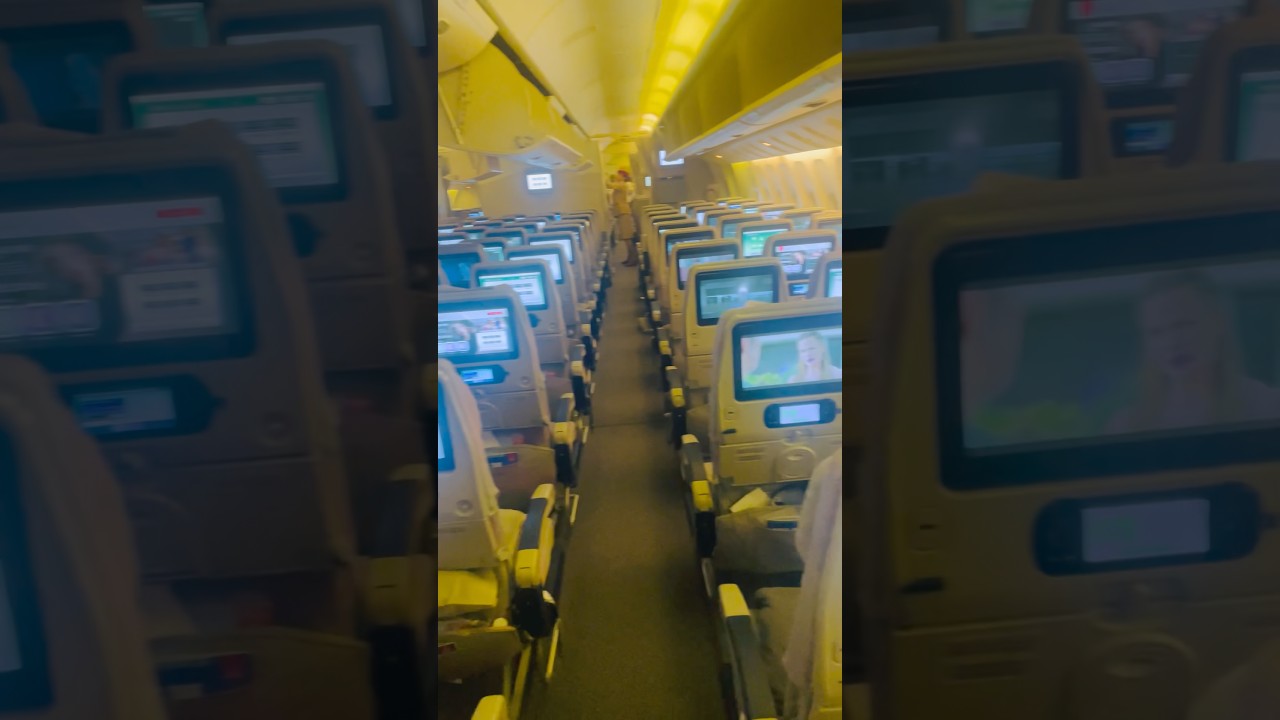 This Boeing 777 aircraft Is MASSIVE!