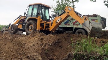 Loading Soil / 3DX Machine Loading Soil In Tripper Dump