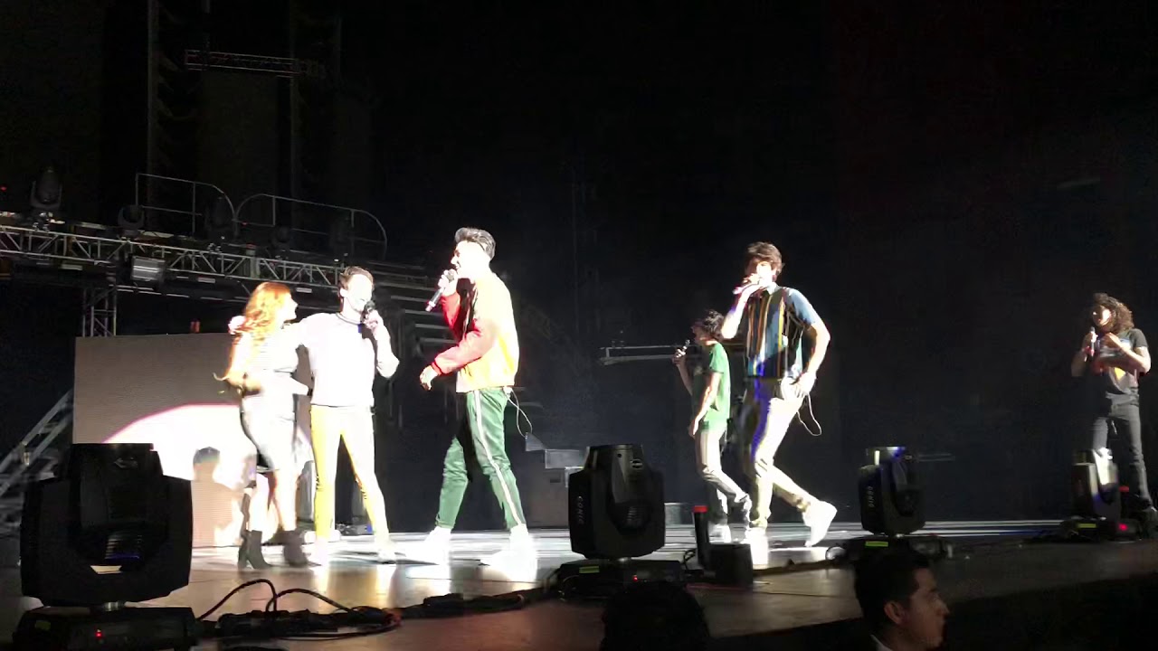 CD9 Sube a Coder en el escenario del Auditorio Nacional ♥️🤙🏻