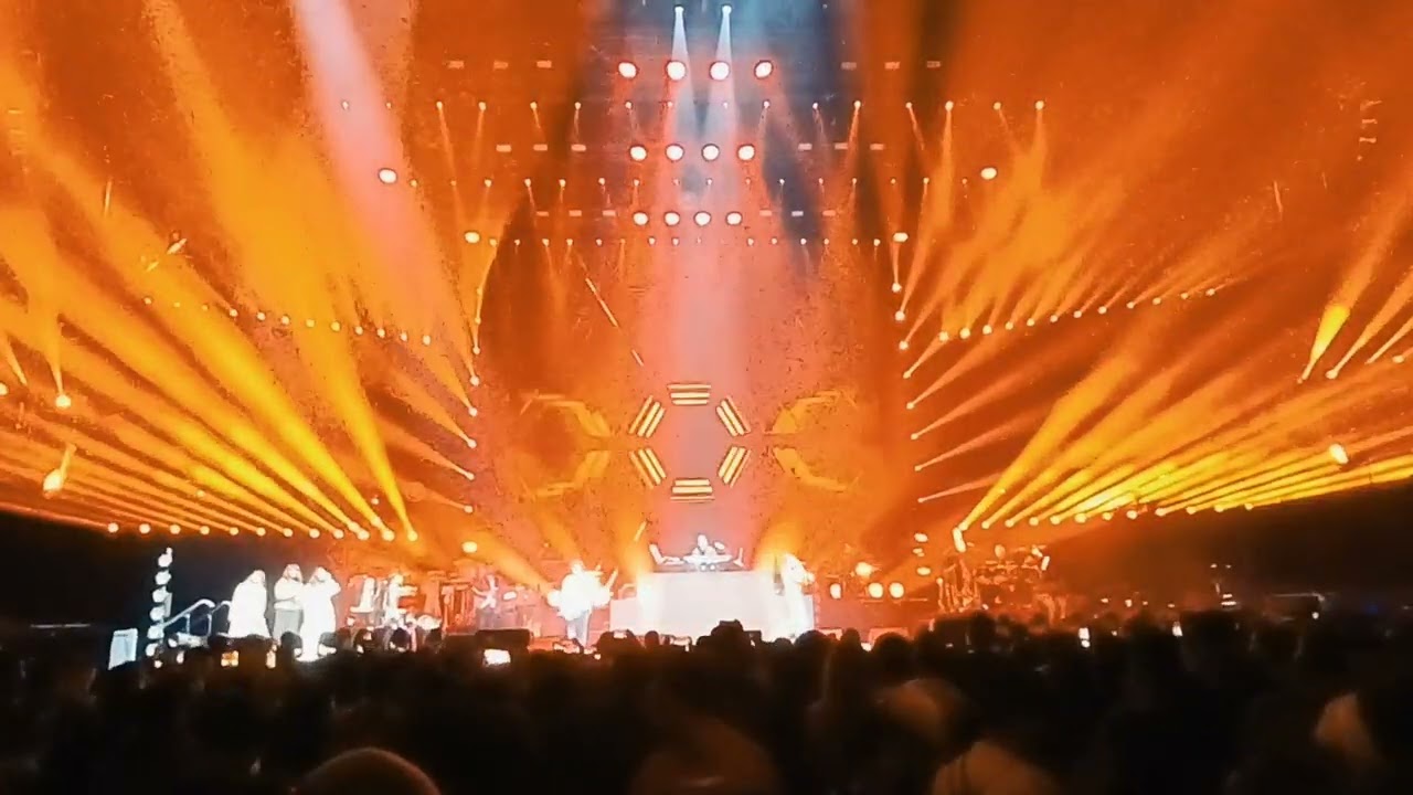 Rawadi song (Pathu Thala) performance by Shuba in A R Rahman (ARR) Zurich concert