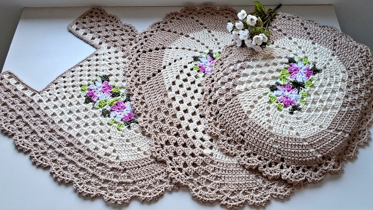 JOGO DE BANHEIRO SARA / TAPETE SARA / TAPETE DE CROCHÊ OVAL