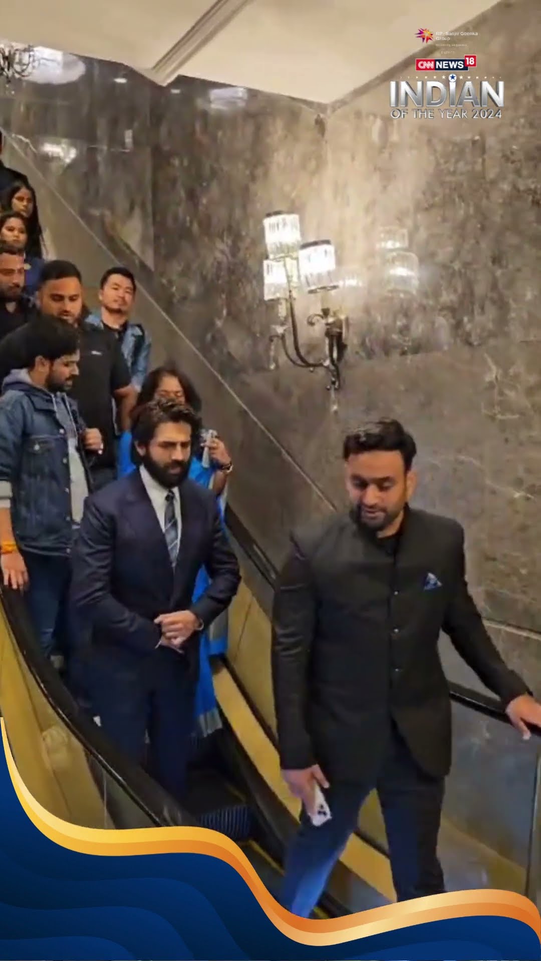Champion Kartik Aaryan makes a superstar entry at CNN-News18's Indian Of The Year | N18S