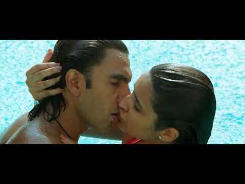 Parineeti Chopra hot smooch scene