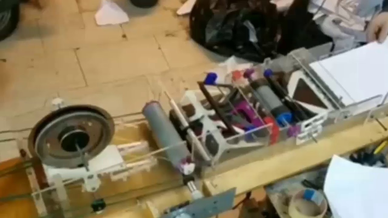 Машина сигналит сама