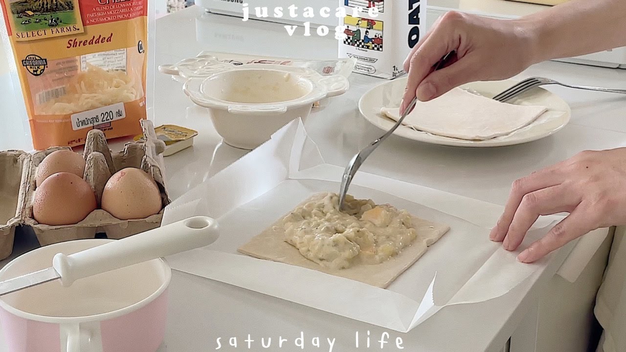 saturday vlog ｡゜🍞 🥓  ᦃ 🥤 (ENG)⌇ทำ banana & cheese pie, เที่ยวคาเฟ่เปิดใหม่, นัดเจอเพื่อนสุดสัปดาห์