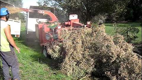 Tree chipper morbark 2400 143hp john deere T/D