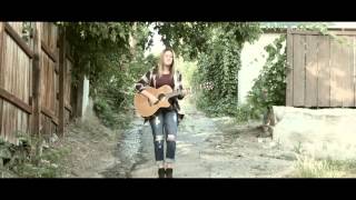 Elle King - Ain't Gonna Drown (cover by Sophia Dion) Resimi