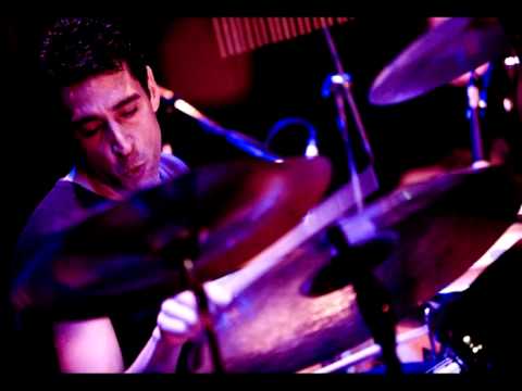 Solo de bateria jazz fusion ( part 2 ) Luciano "Lu...