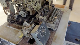 Teletype Model 19 - Part 1: A Teletype Arrives for Restoration