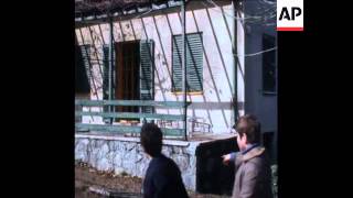 SYND 14-2-72 POLICE AND ARMY SEARCH FOR TERRORISTS