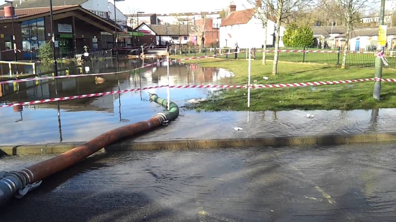 Flooding in Basingstoke, Buckskin area YouTube
