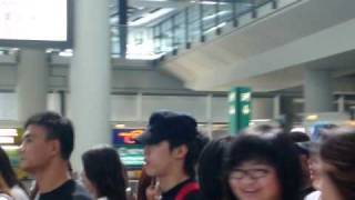 四棒Part2@香港機場20100619.MOV