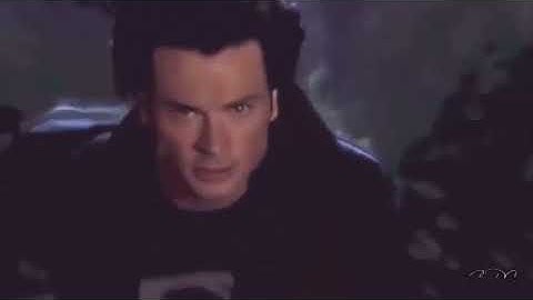Smallville - Muse - Starlight -  music vídeo (HD)