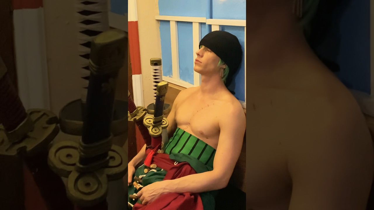 Zoro na @JollyRogerBurger ​ 🏴‍☠️ #onepiece #op #onepieceedit #zoro #roronoazoro #cosplay